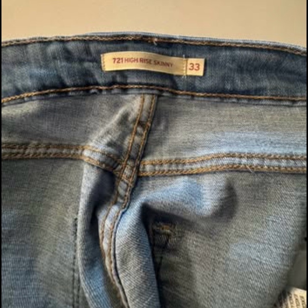 Levi's Women's Light Blue High Rise Jeans